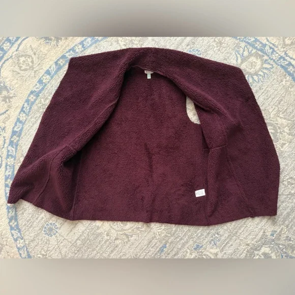 Susina Deep Burgundy Shearling Vest - Picture 4 of 8